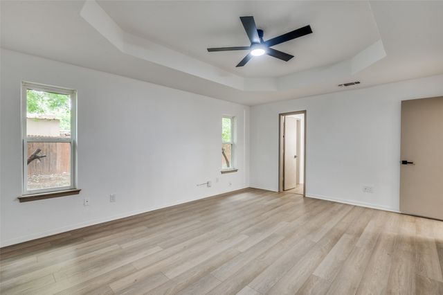 402 Country Meadow Drive, Mansfield, TX 76063