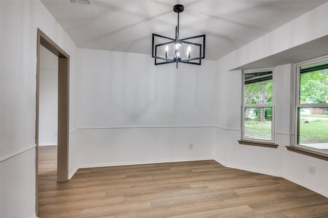 402 Country Meadow Drive, Mansfield, TX 76063