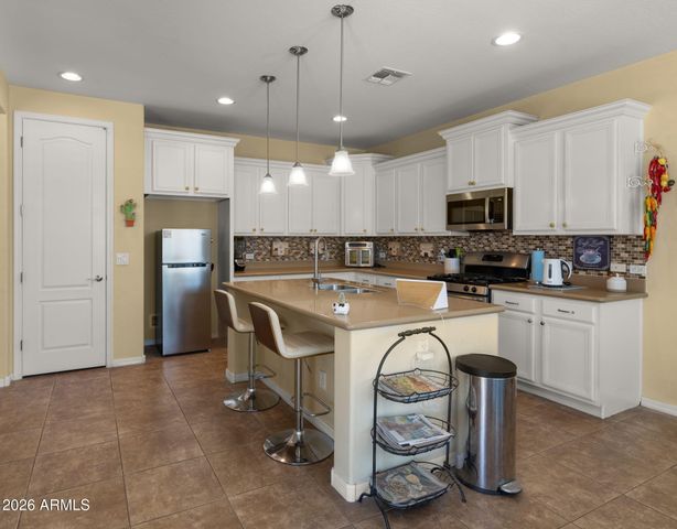 2407 W MAYA Way, Phoenix, AZ 85085