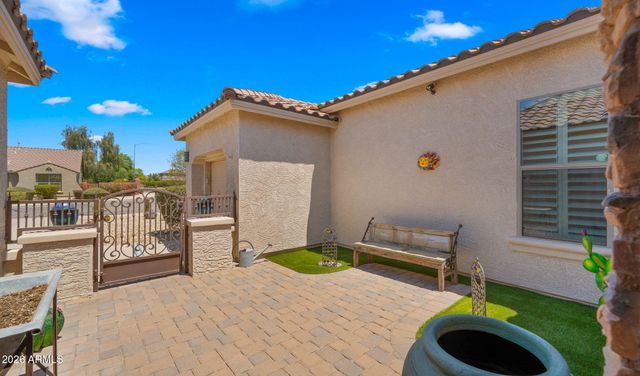 2407 W MAYA Way, Phoenix, AZ 85085