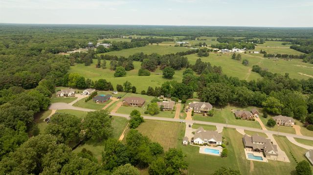 1070 WOODBRIDGE RD, Somerville, TN 38068