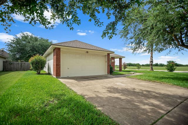 314 Rouen Drive, Port Lavaca, TX 77979