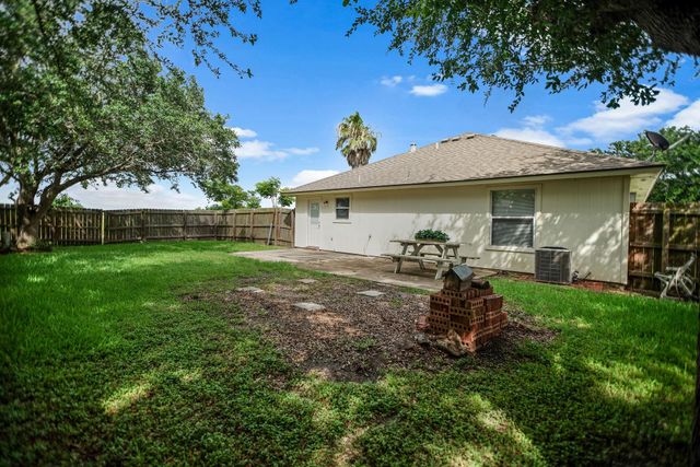 314 Rouen Drive, Port Lavaca, TX 77979