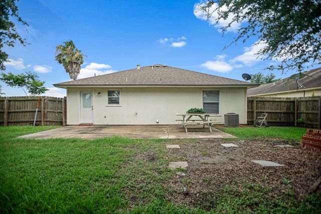 314 Rouen Drive, Port Lavaca, TX 77979