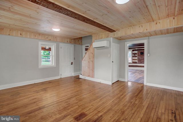 1981 RIDGE RD, Wellsville, PA 17365