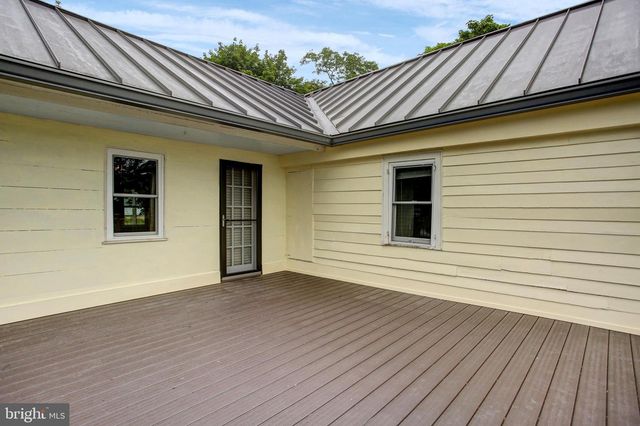 1981 RIDGE RD, Wellsville, PA 17365
