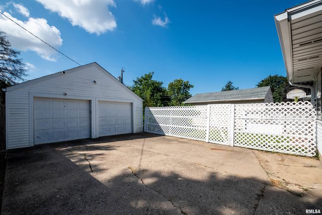 1020 E MAYWOOD Avenue, Peoria, IL 61603