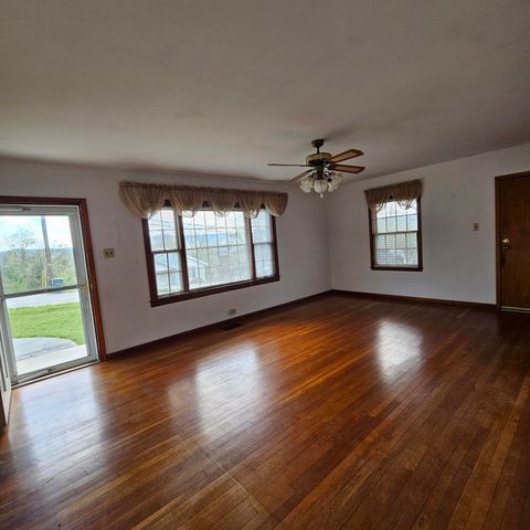 92 Highland Park Drive, Williamsburg, KY 40769