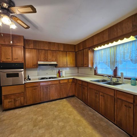 92 Highland Park Drive, Williamsburg, KY 40769