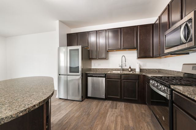804 Four Seasons Boulevard 804, Aurora, IL 60504
