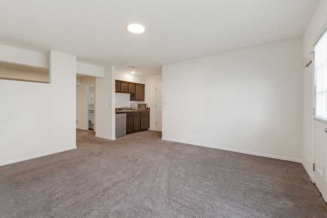 804 Four Seasons Boulevard 804, Aurora, IL 60504