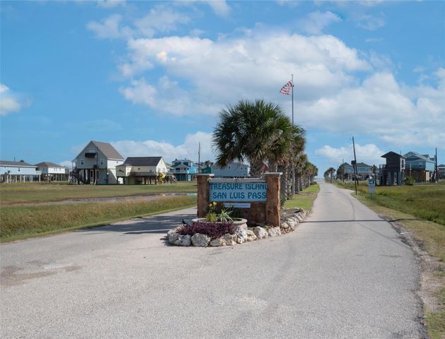 12919 Coronado Drive, Freeport, TX 77541