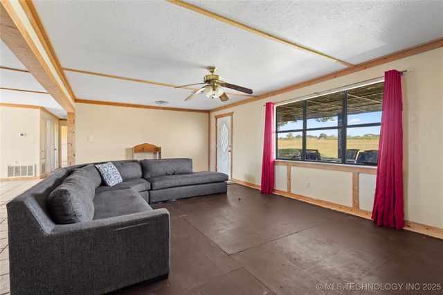 4271 Burnside, Davis, OK 73030