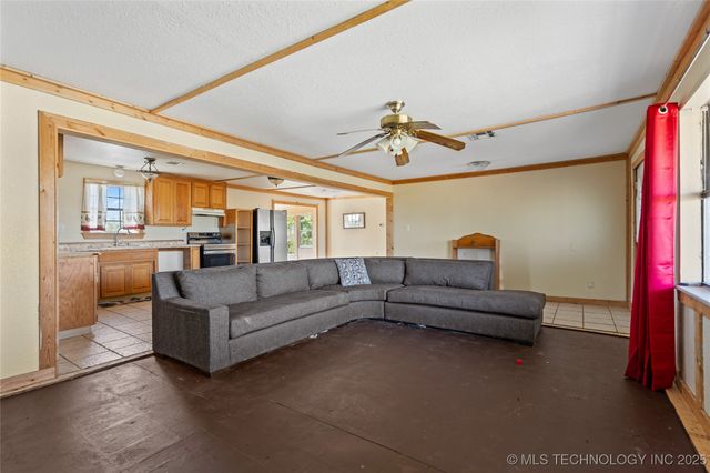 4271 Burnside, Davis, OK 73030