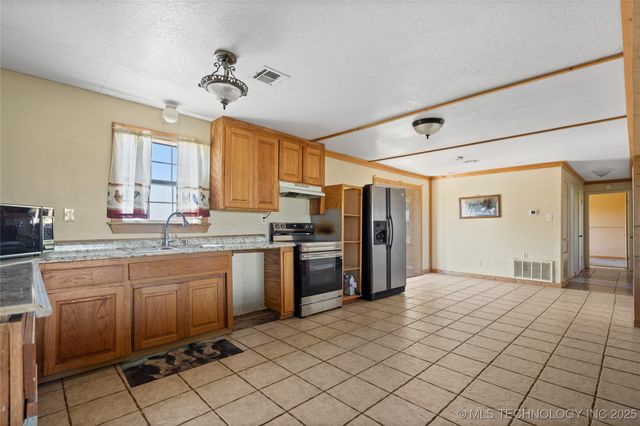 4271 Burnside, Davis, OK 73030