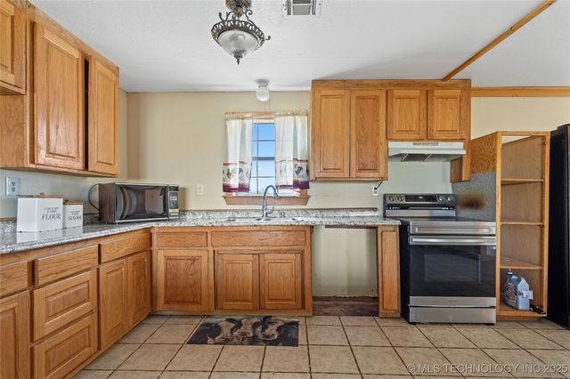 4271 Burnside, Davis, OK 73030