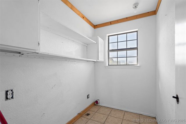 4271 Burnside, Davis, OK 73030