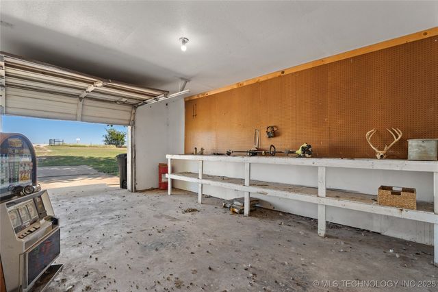 4271 Burnside, Davis, OK 73030