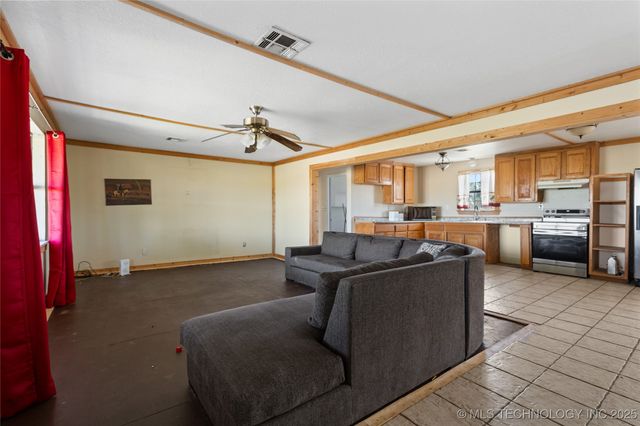 4271 Burnside, Davis, OK 73030