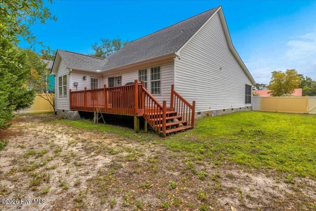 221 NE 60th Street, Oak Island, NC 28465