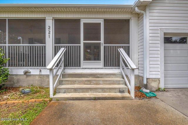 221 NE 60th Street, Oak Island, NC 28465