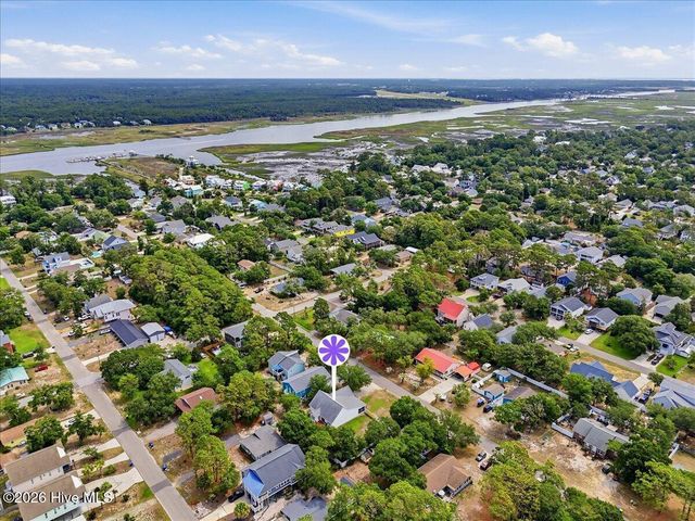 221 NE 60th Street, Oak Island, NC 28465
