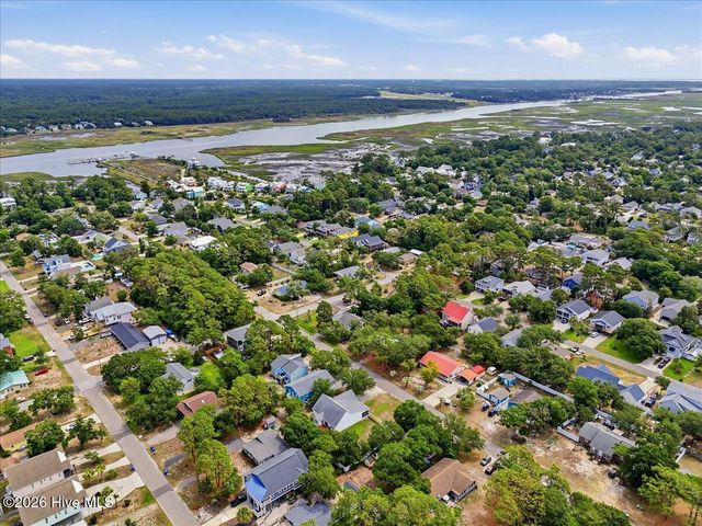 221 NE 60th Street, Oak Island, NC 28465