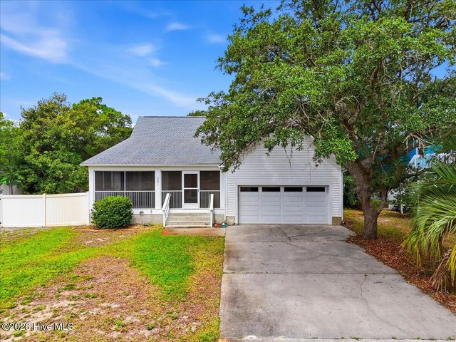 221 NE 60th Street, Oak Island, NC 28465