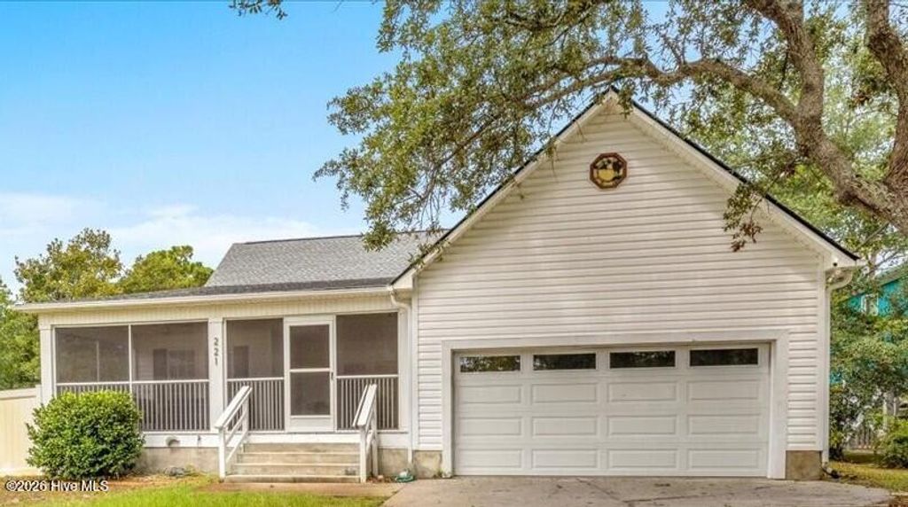 221 NE 60th Street, Oak Island, NC 28465