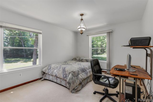 10100 Bridge Lake Road, Springfield Charter Township, MI 48348