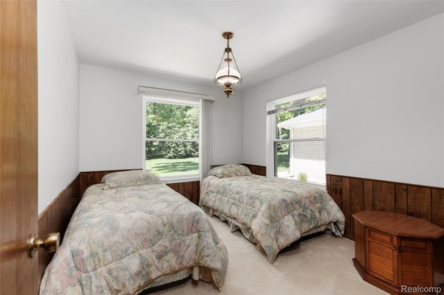 10100 Bridge Lake Road, Springfield Charter Township, MI 48348