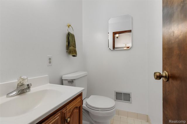 10100 Bridge Lake Road, Springfield Charter Township, MI 48348