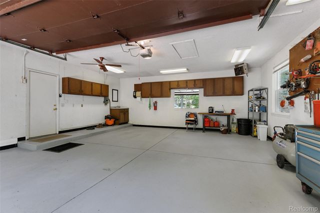 10100 Bridge Lake Road, Springfield Charter Township, MI 48348