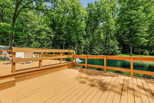 10100 Bridge Lake Road, Springfield Charter Township, MI 48348