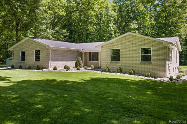 10100 Bridge Lake Road, Springfield Charter Township, MI 48348