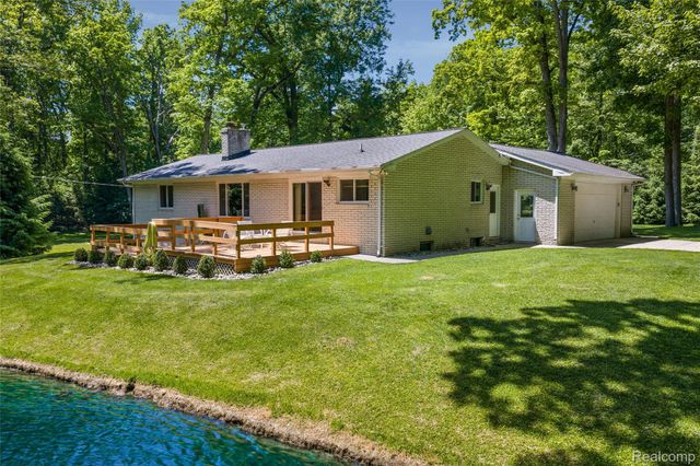10100 Bridge Lake Road, Springfield Charter Township, MI 48348