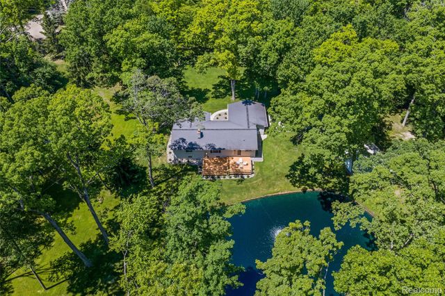 10100 Bridge Lake Road, Springfield Charter Township, MI 48348