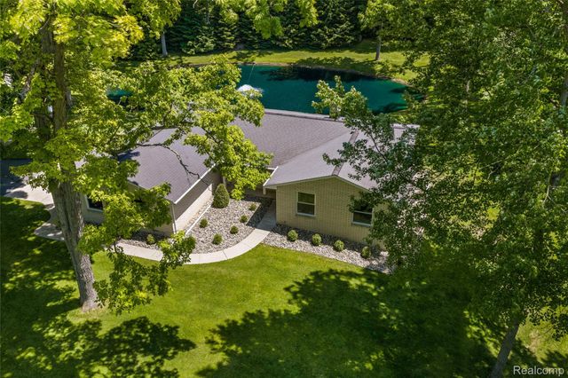 10100 Bridge Lake Road, Springfield Charter Township, MI 48348