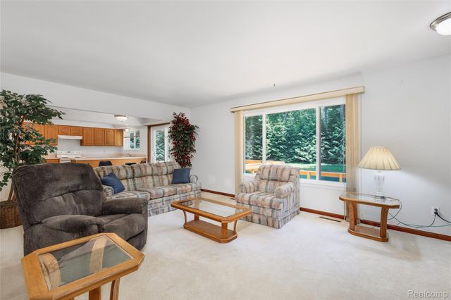 10100 Bridge Lake Road, Springfield Charter Township, MI 48348