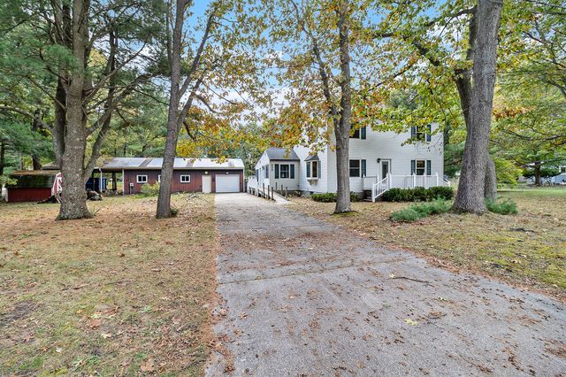 559 E Sands Street, Pentwater Vlg, MI 49449