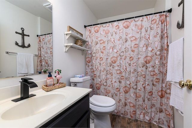 490 E 12th Street, Tonganoxie, KS 66086