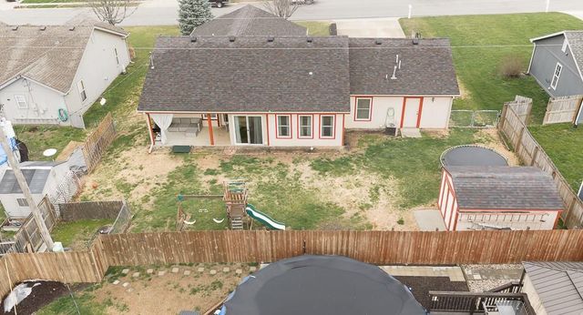 490 E 12th Street, Tonganoxie, KS 66086