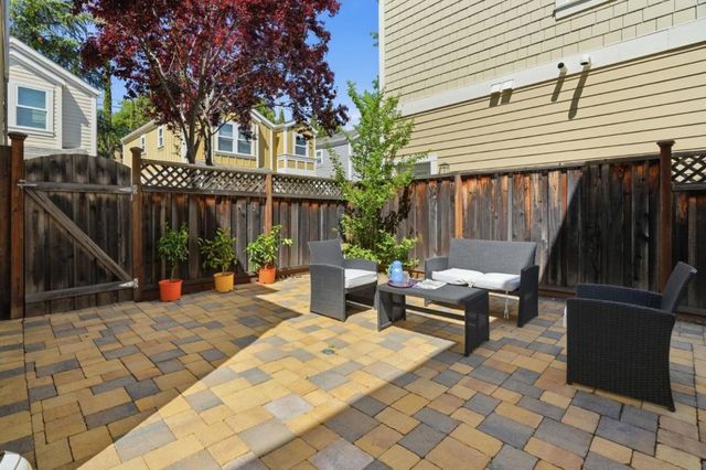 135 Creekside Village Drive, Los Gatos, CA 95032
