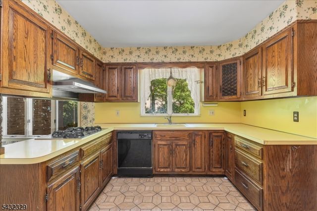 8 Branko Rd, Berkeley Heights Twp., NJ 07922