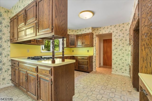 8 Branko Rd, Berkeley Heights Twp., NJ 07922
