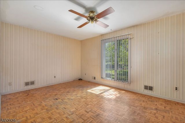 8 Branko Rd, Berkeley Heights Twp., NJ 07922