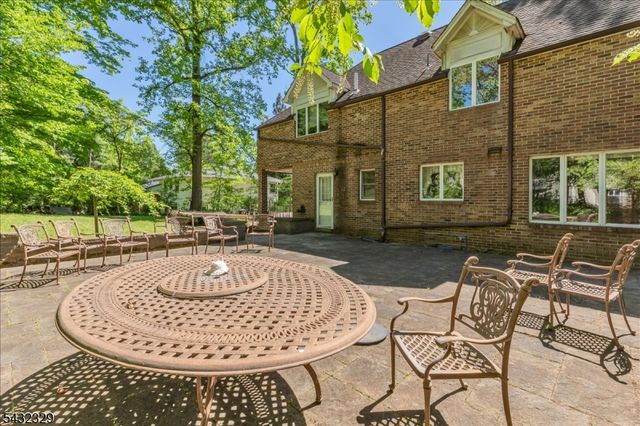 8 Branko Rd, Berkeley Heights Twp., NJ 07922