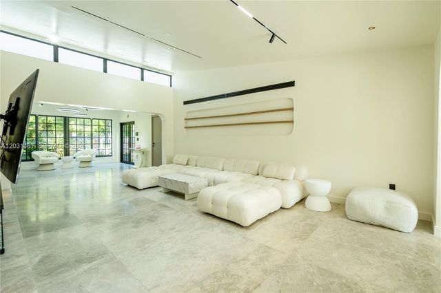 7850 Hawthorne Ave, Miami Beach, FL 33141