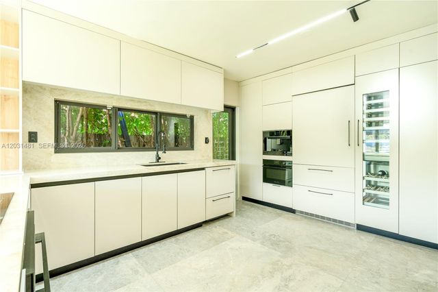 7850 Hawthorne Ave, Miami Beach, FL 33141