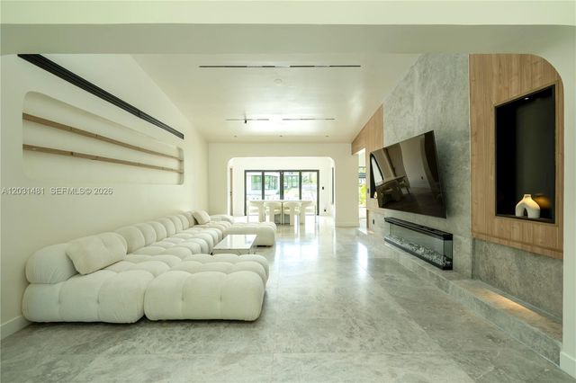 7850 Hawthorne Ave, Miami Beach, FL 33141